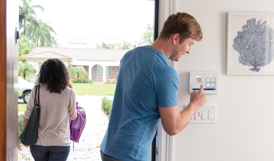 Reasons to get a monitored alarm system in San Diego